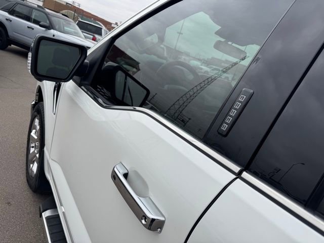 Used 2023 Ford F150 Lariat w/ Trailer Tow Package image 15