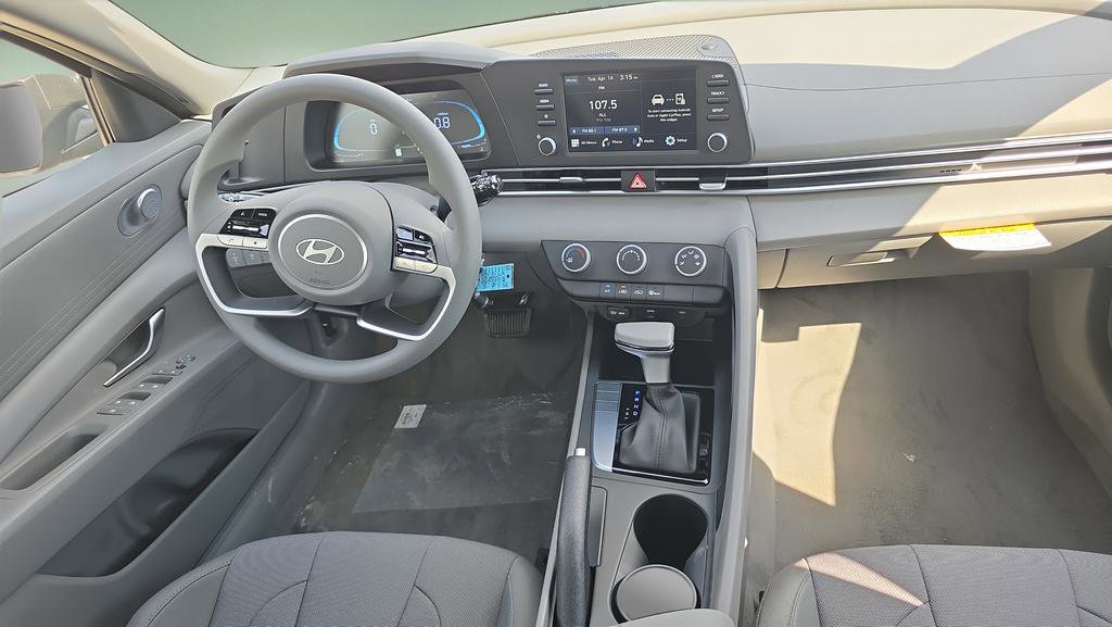 New 2026 Hyundai Elantra SE FWD image 11