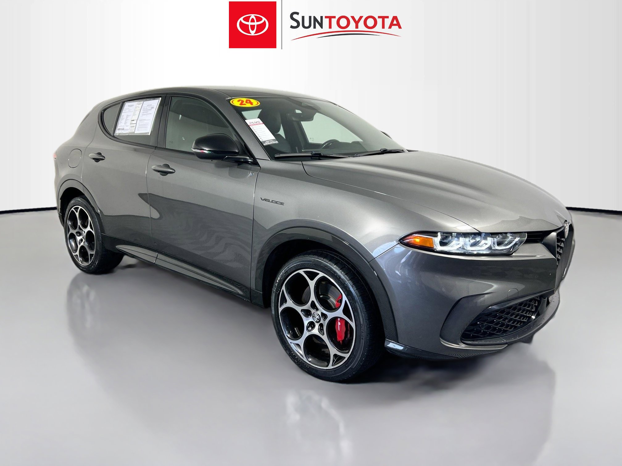 Used 2024 Alfa Romeo Tonale Veloce w/ Premium Interior Package image 1