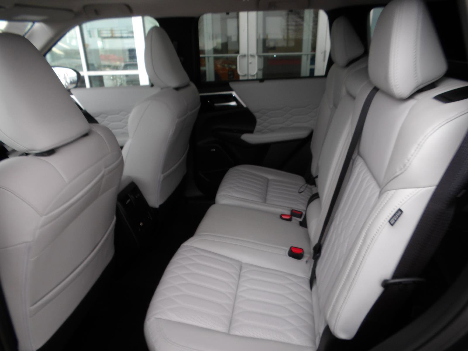New 2026 Mitsubishi Outlander SEL AWD/4WD image 16
