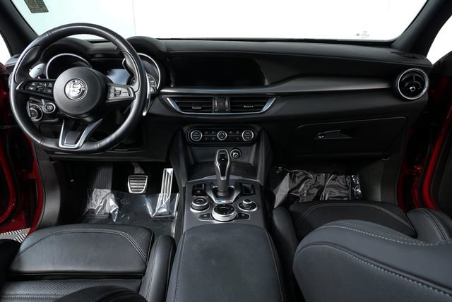 Used 2023 Alfa Romeo Stelvio Veloce image 19