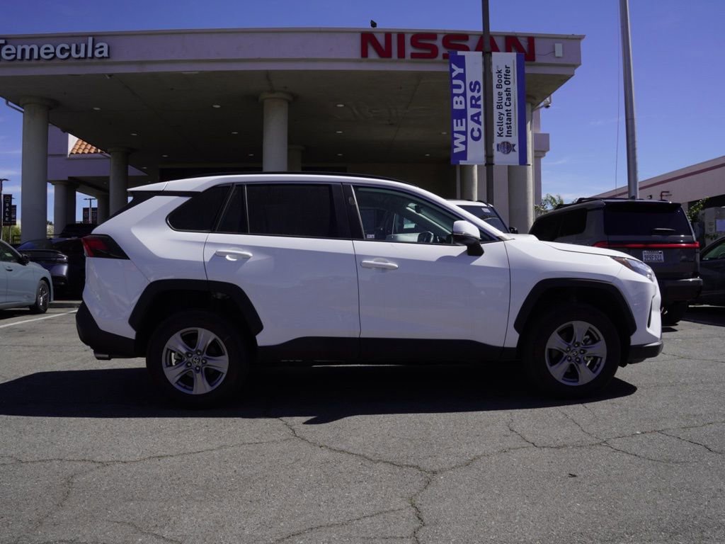 Used 2025 Toyota RAV4 XLE image 3