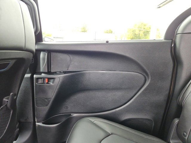 New 2026 Chrysler Pacifica Select image 22