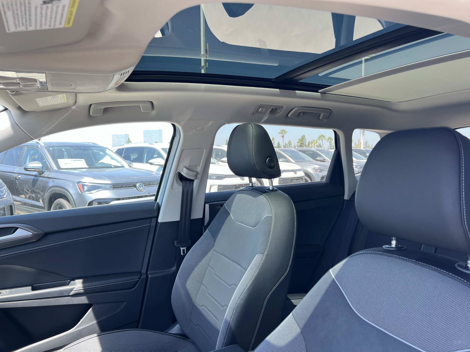 New 2026 Volkswagen Taos SE FWD image 20