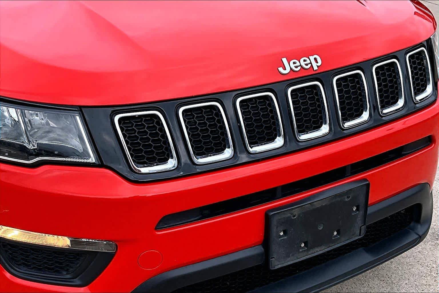 Used 2021 Jeep Compass Sport image 30
