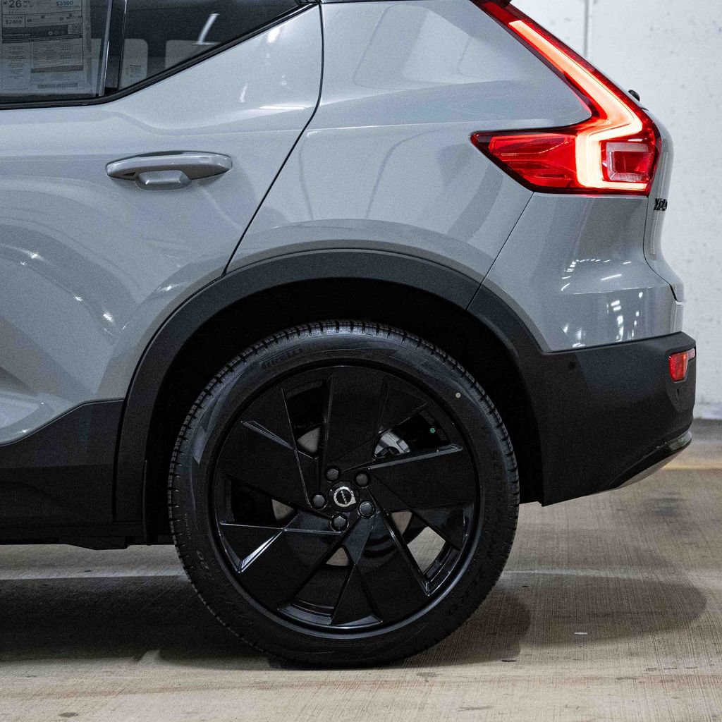 New 2026 Volvo XC40 B5 Ultra w/ Protection Package Premier AWD/4WD image 4