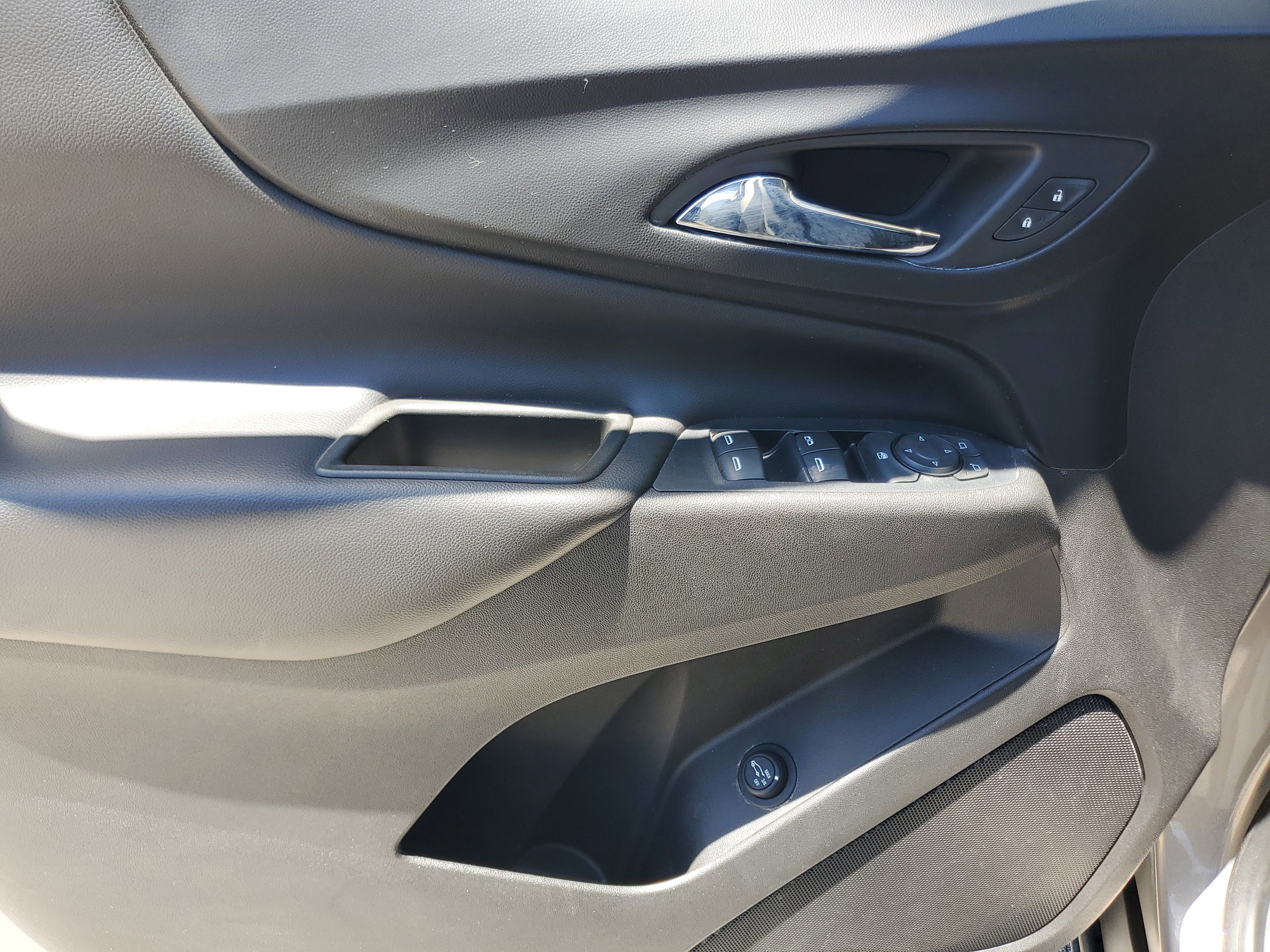 Used 2019 Chevrolet Equinox LT image 19