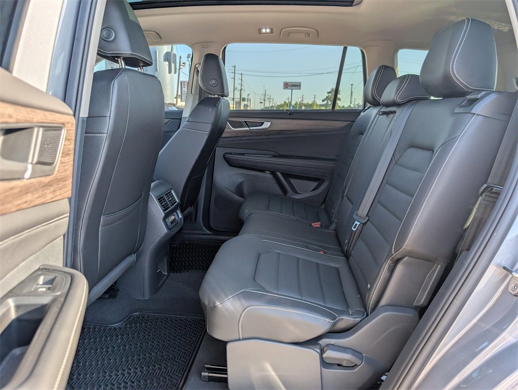 New 2025 Volkswagen Atlas SEL image 27