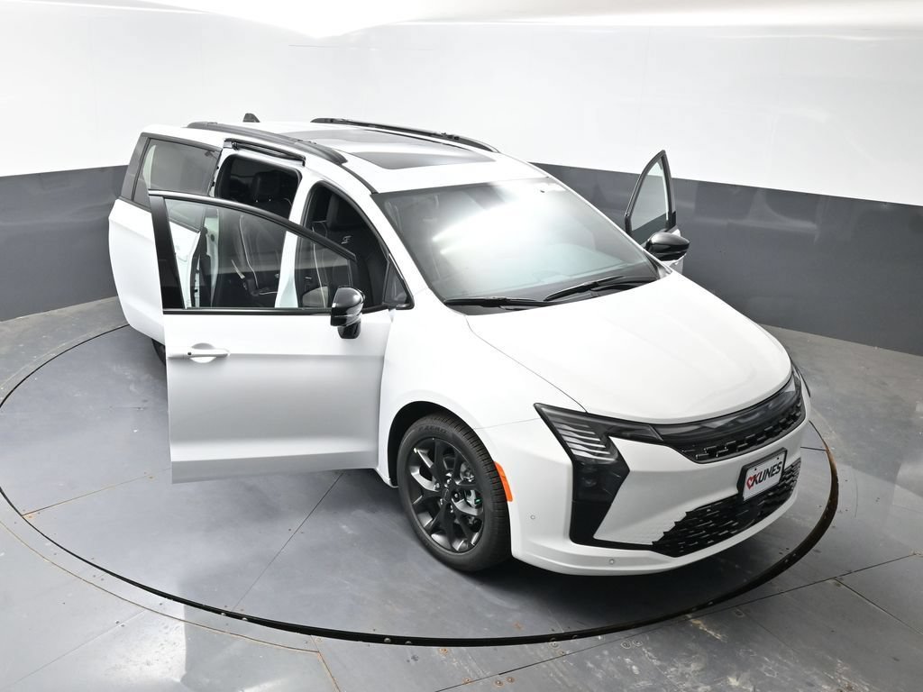 New 2027 Chrysler Pacifica Limited FWD image 52
