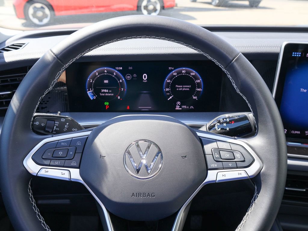 Used 2025 Volkswagen Tiguan SE image 22