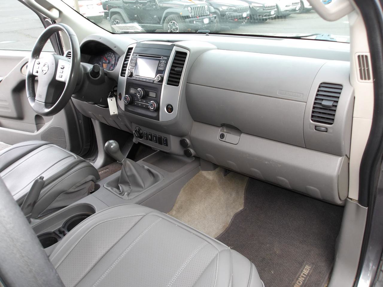 Used 2016 Nissan Frontier SV AWD/4WD image 14