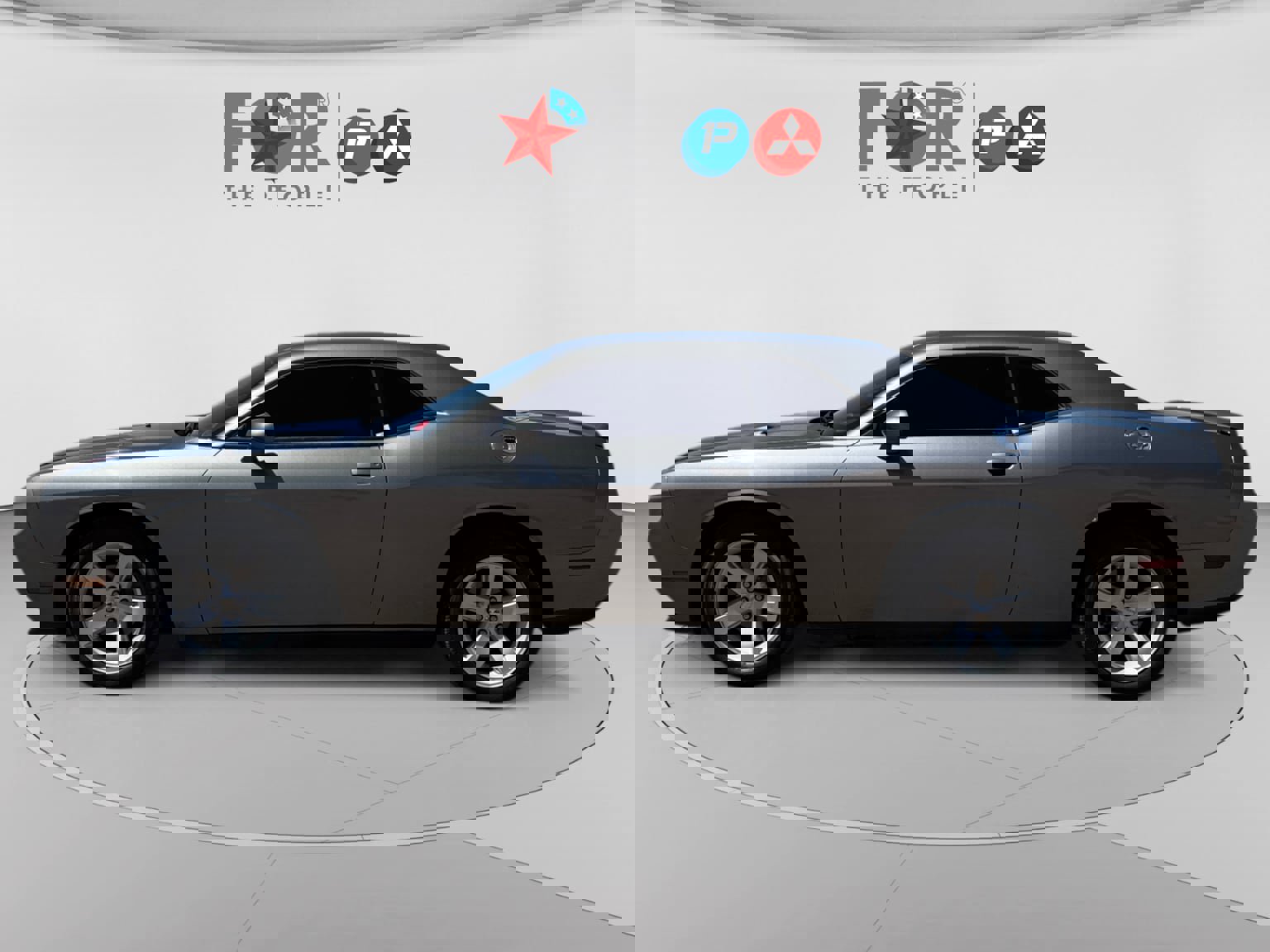 Used 2012 Dodge Challenger SXT image 2