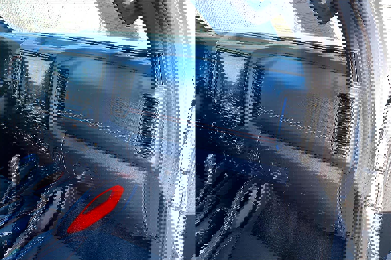 Used 2023 Nissan Frontier PRO-4X w/ Pro Convenience Package image 18