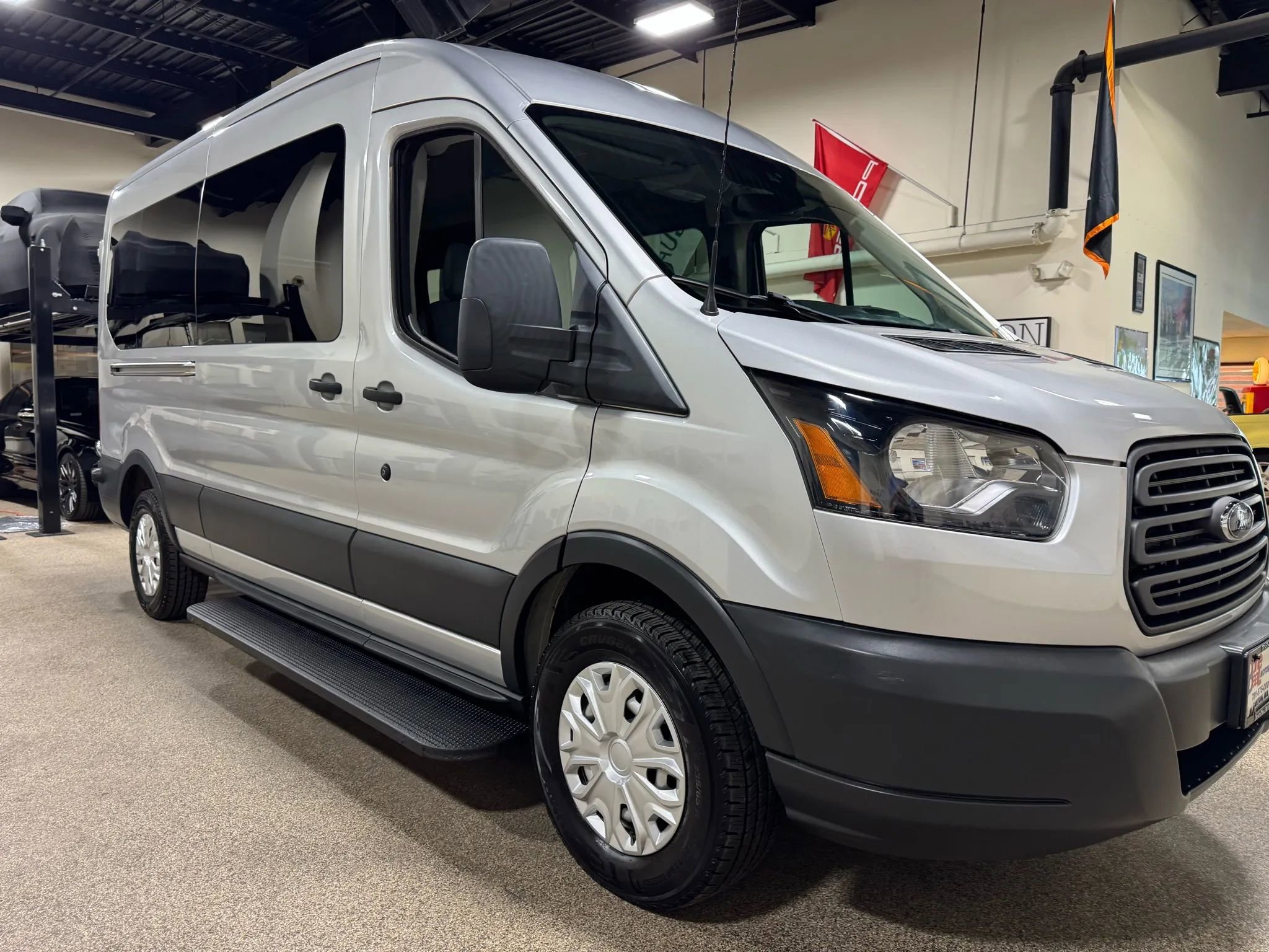Used 2018 Ford Transit 250 148 Medium Roof image 15