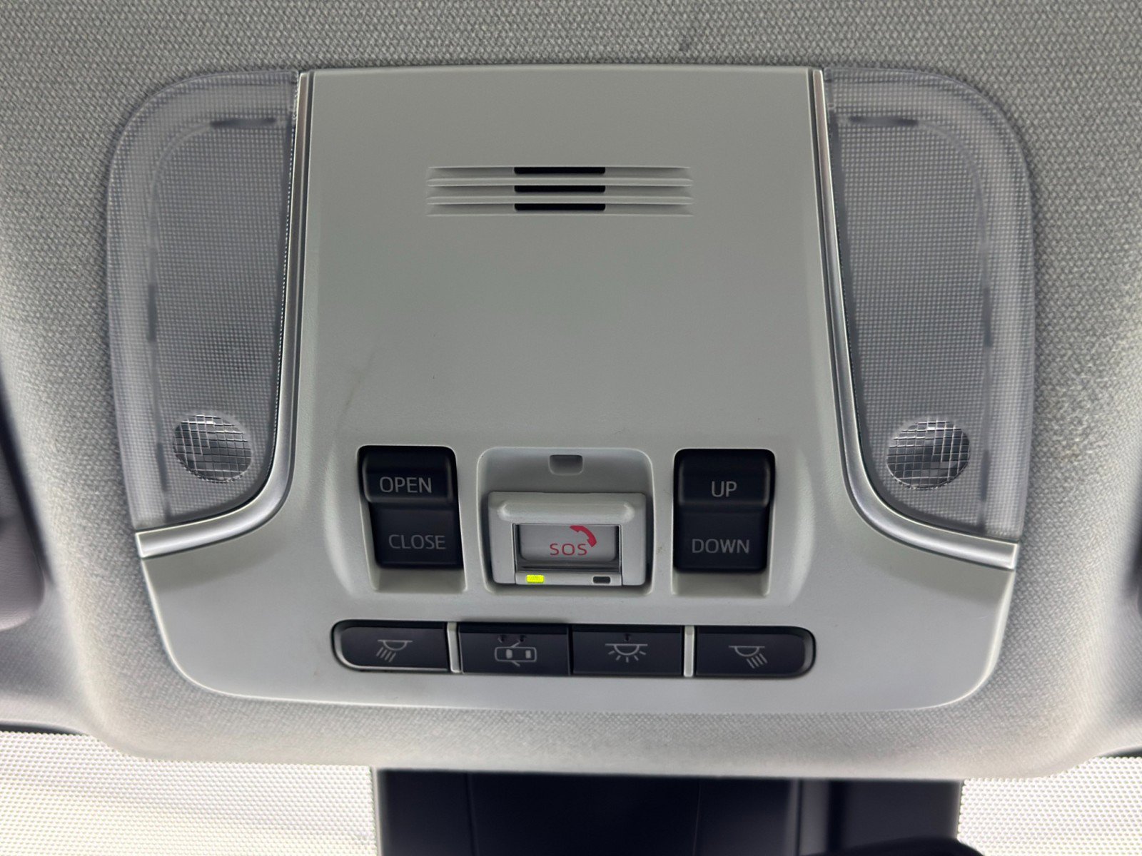 Used 2022 Toyota Prius XLE w/ Premium Convenience Package image 32