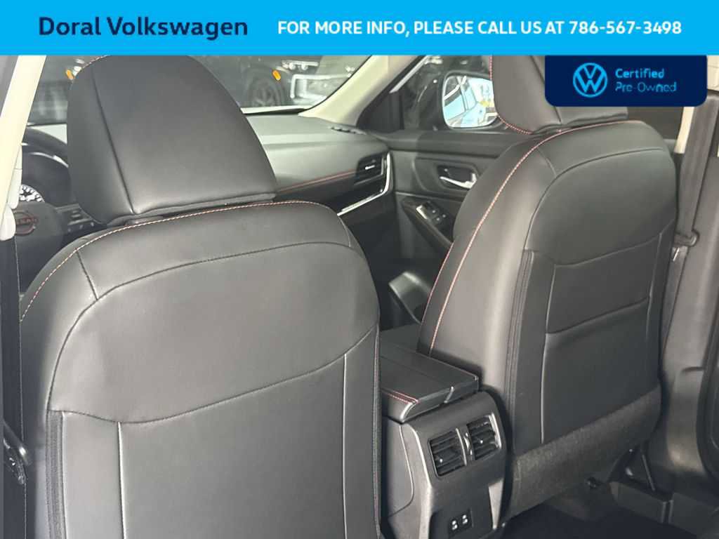 Used 2025 Nissan Rogue SV AWD/4WD image 23