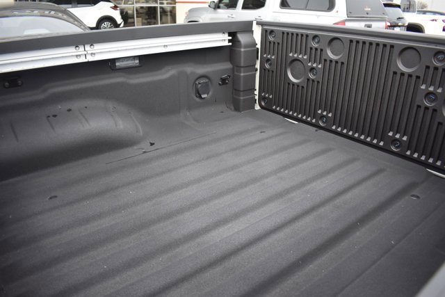 New 2026 Nissan Frontier PRO-4X w/ Pro-4x Convenience Package image 11