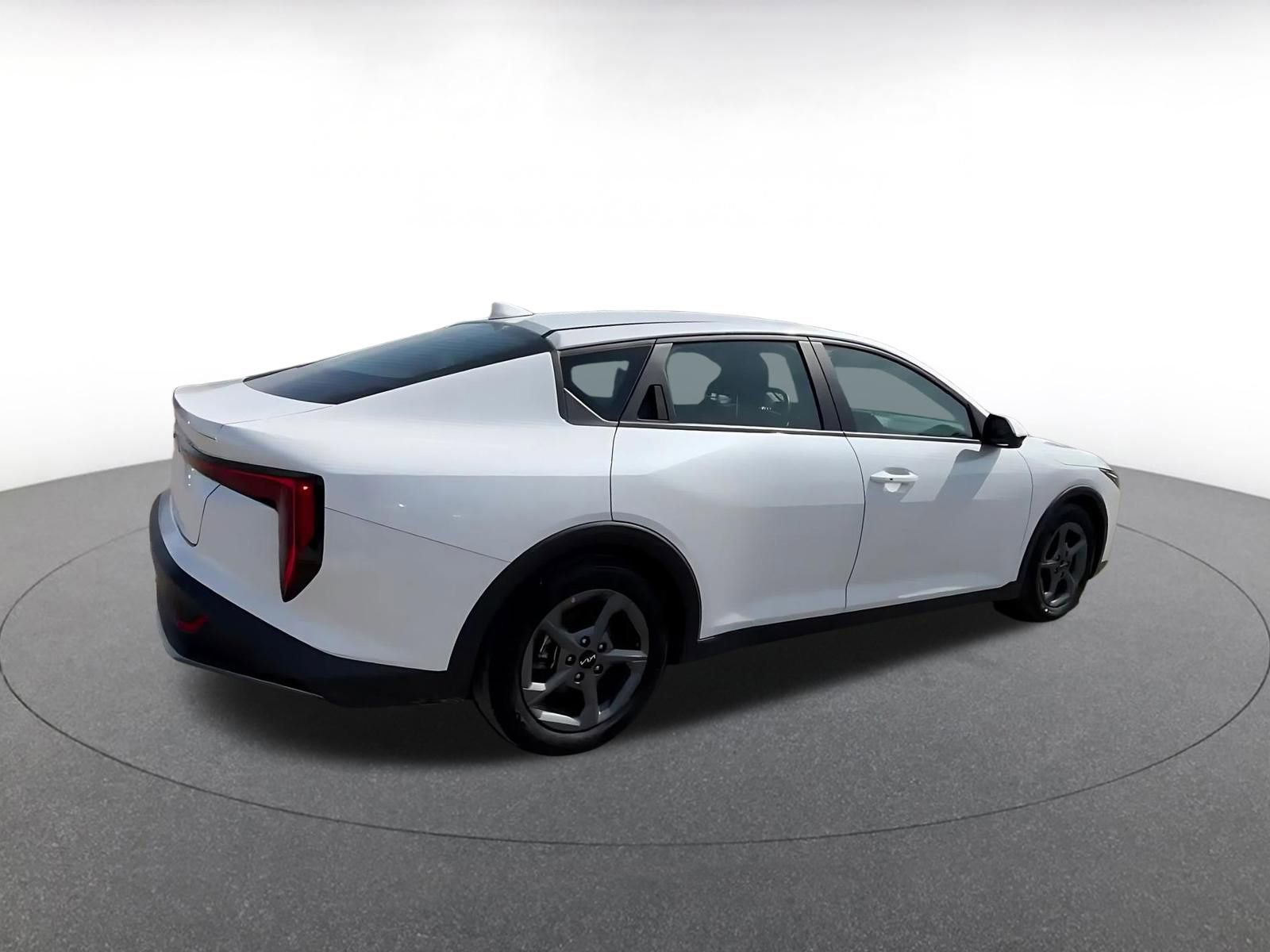 Used 2025 Kia K4 FWD image 15