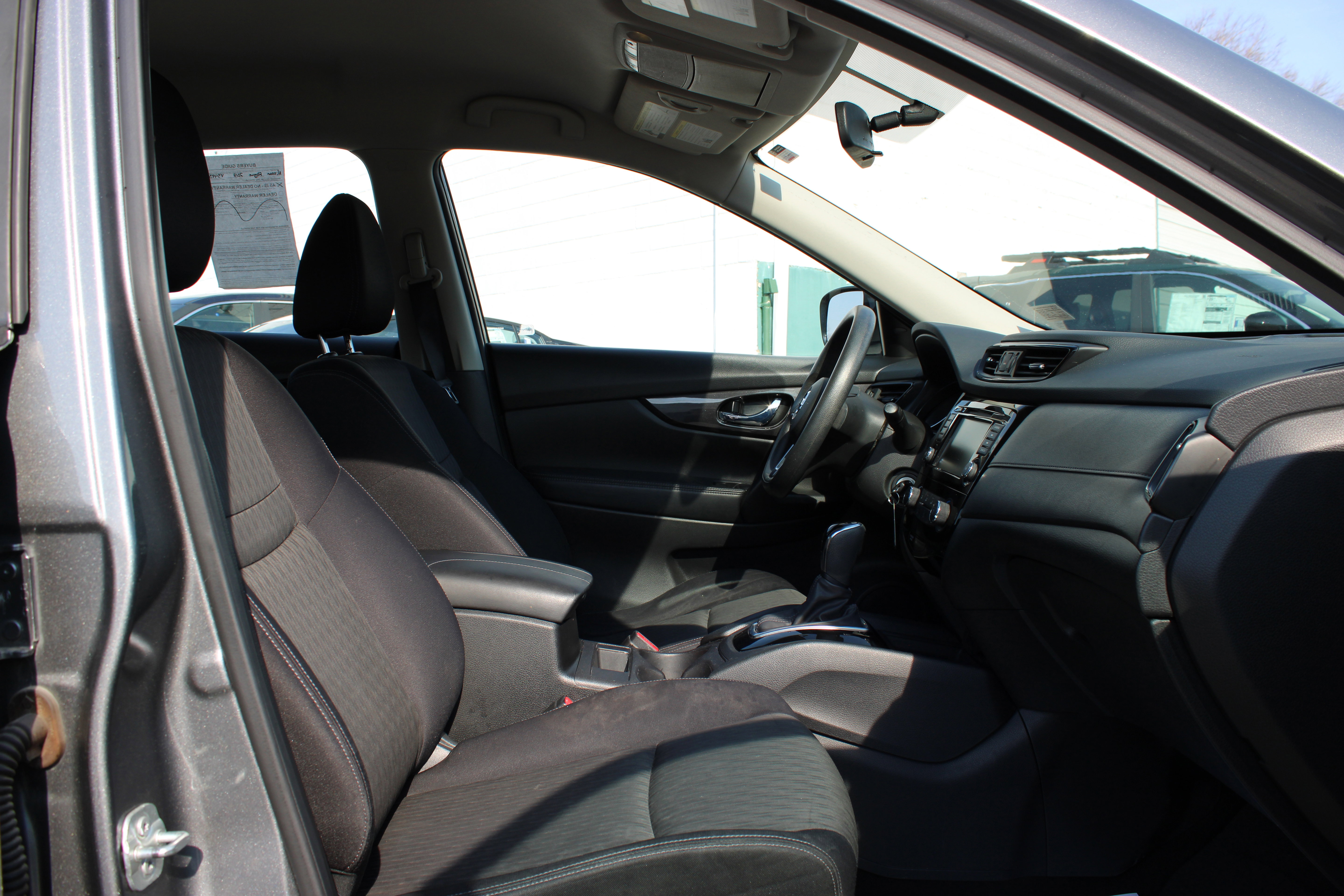 Used 2018 Nissan Rogue S image 14