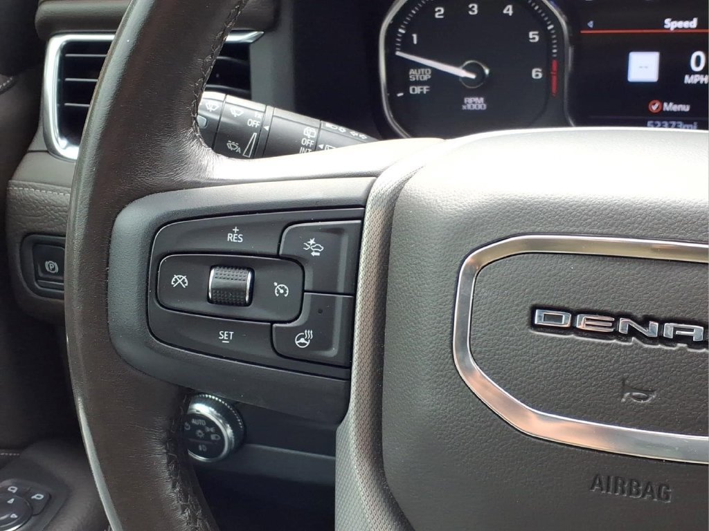 Used 2021 GMC Yukon XL Denali w/ Denali Premium Package AWD/4WD image 24