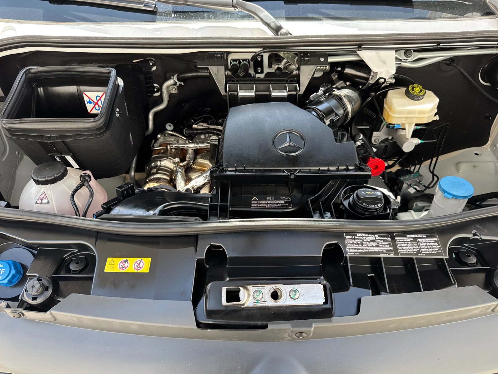 Used 2024 Mercedes-Benz Sprinter 2500 image 33