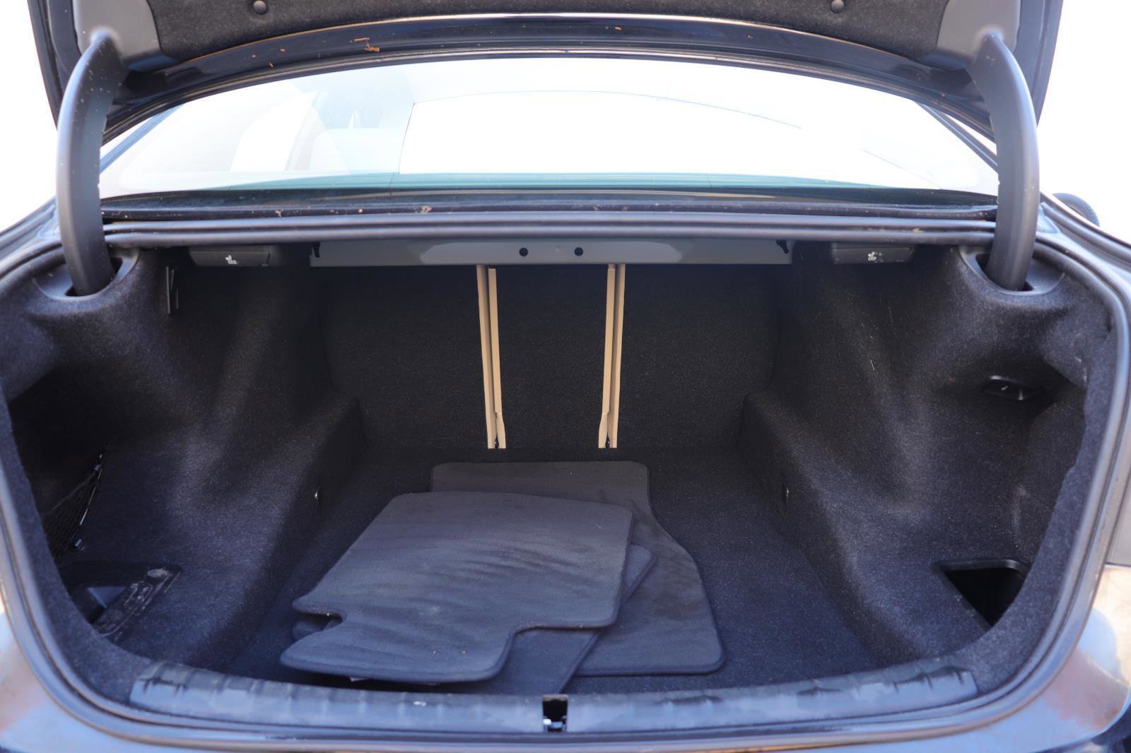 Used 2018 BMW 530i w/ Premium Package image 11