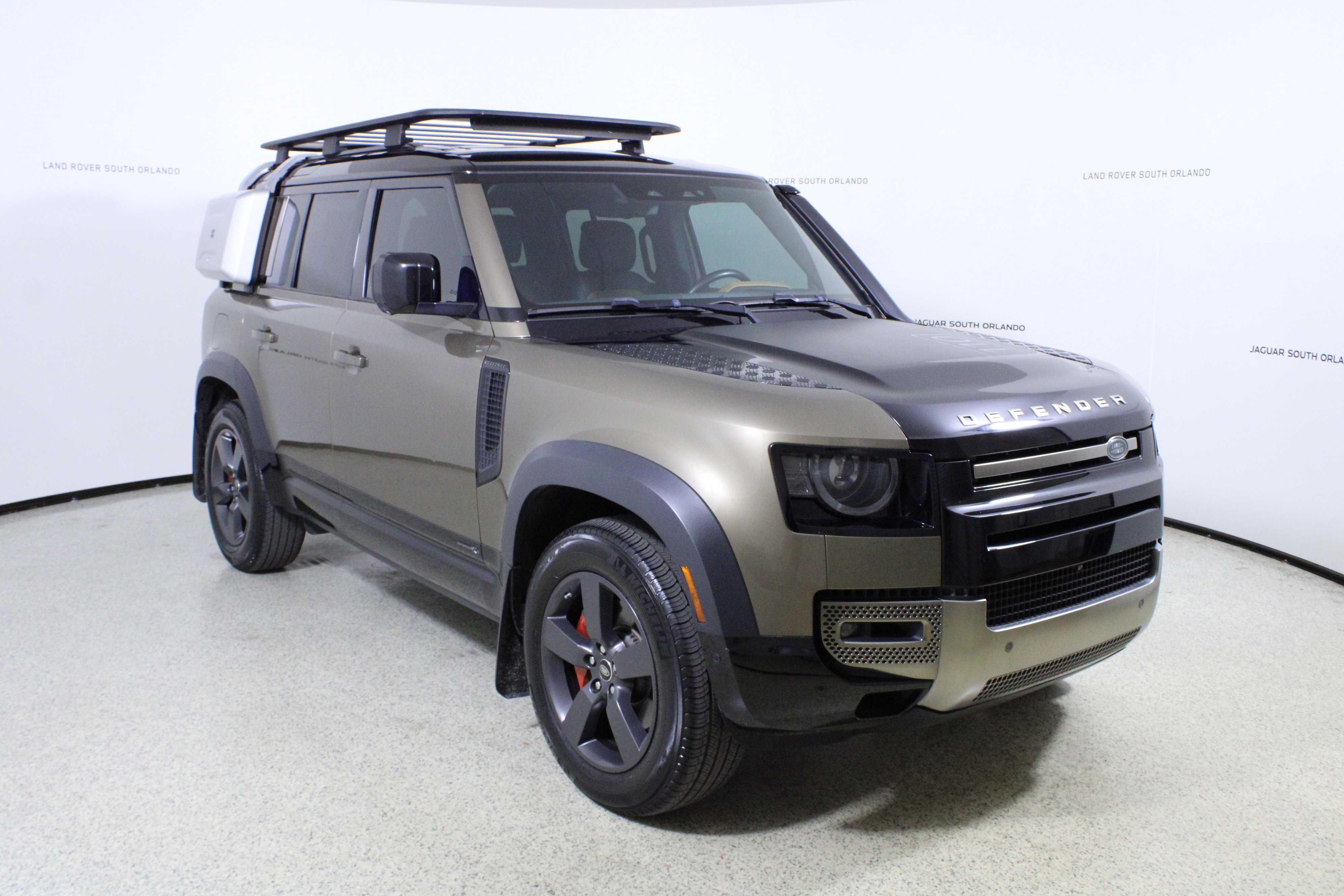 Used 2020 Land Rover Defender 110 X image 3