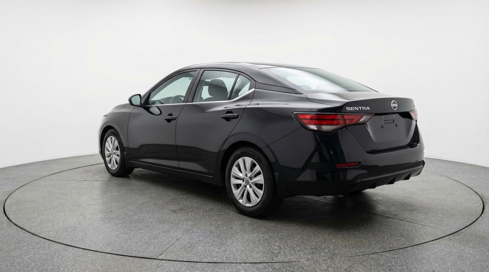 Used 2025 Nissan Sentra S image 6