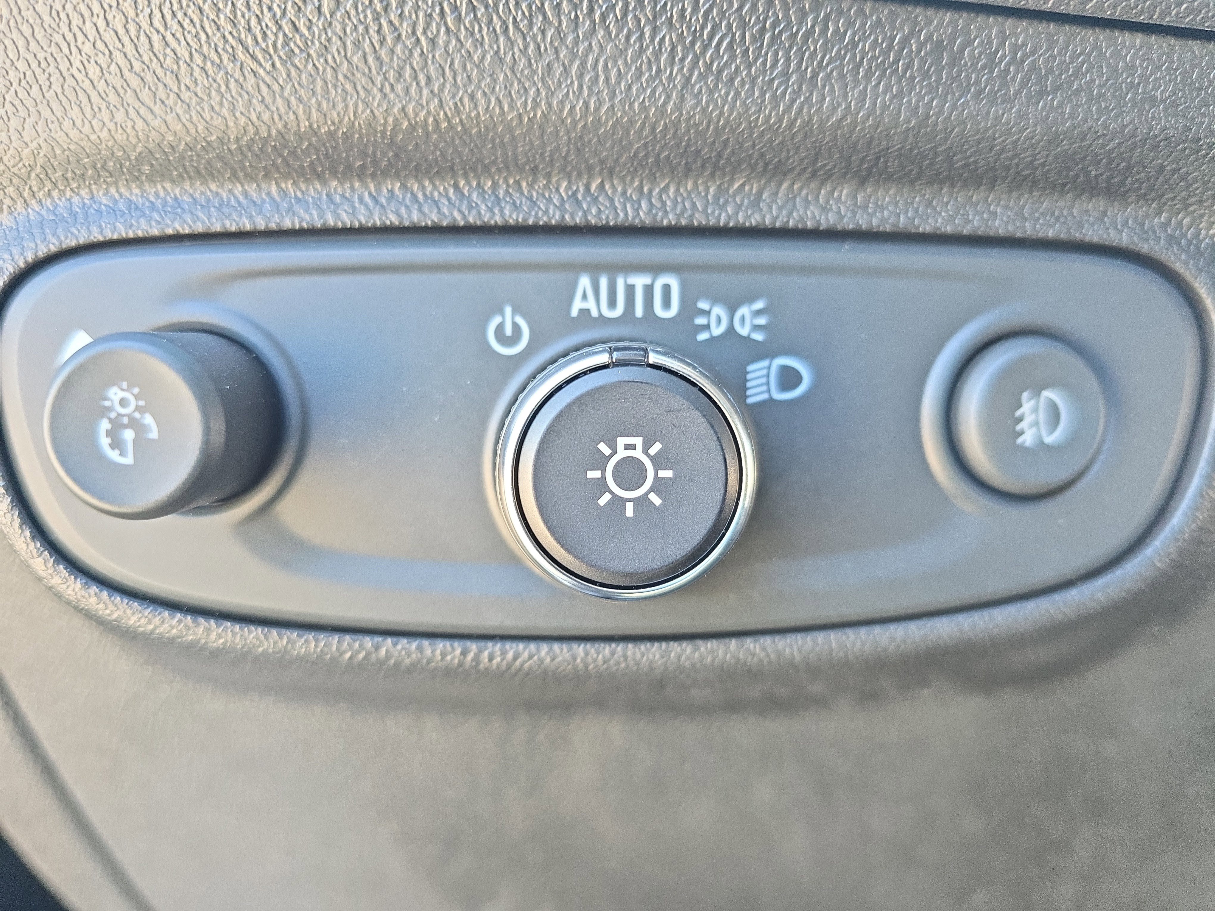 Used 2021 Chevrolet Equinox LT FWD image 24