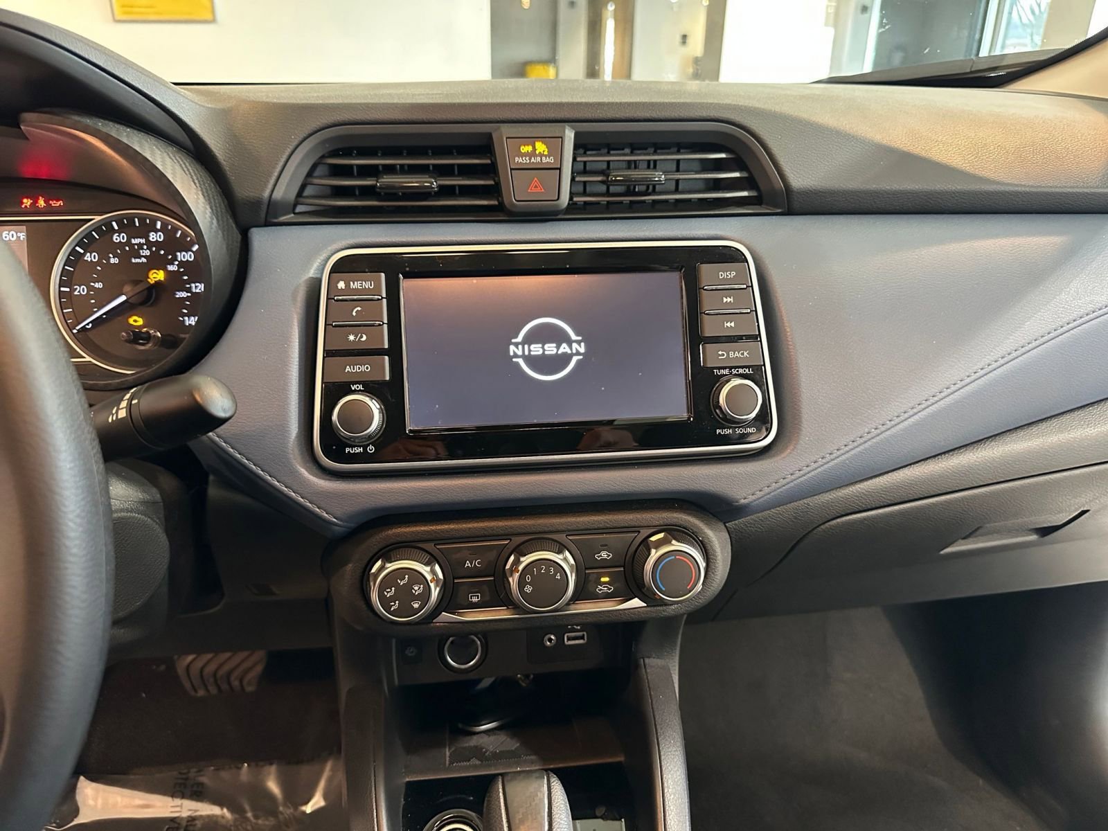 Used 2025 Nissan Versa SV image 17