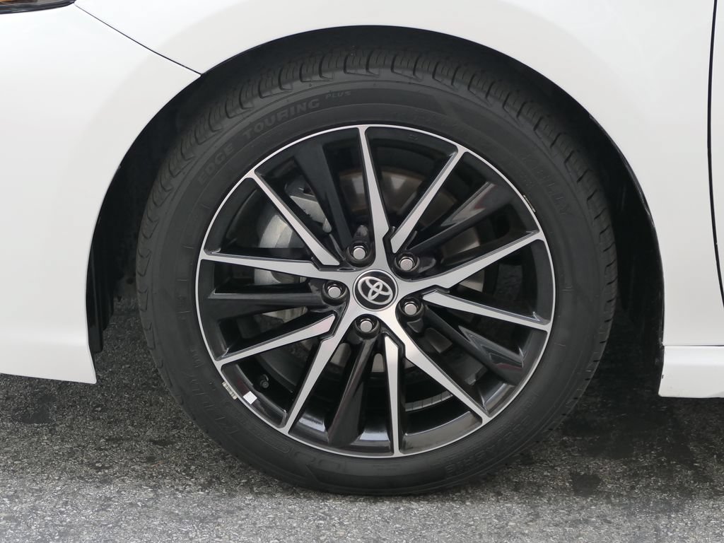Used 2024 Toyota Camry SE FWD image 8