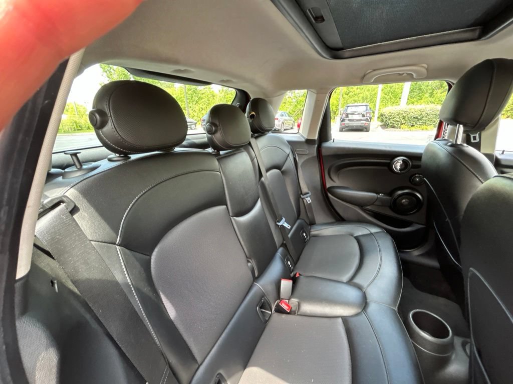 Used 2015 MINI Cooper 4-Door Hardtop FWD image 33