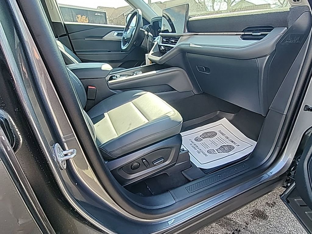 New 2026 Ford Explorer Active w/ Active Comfort Package image 16