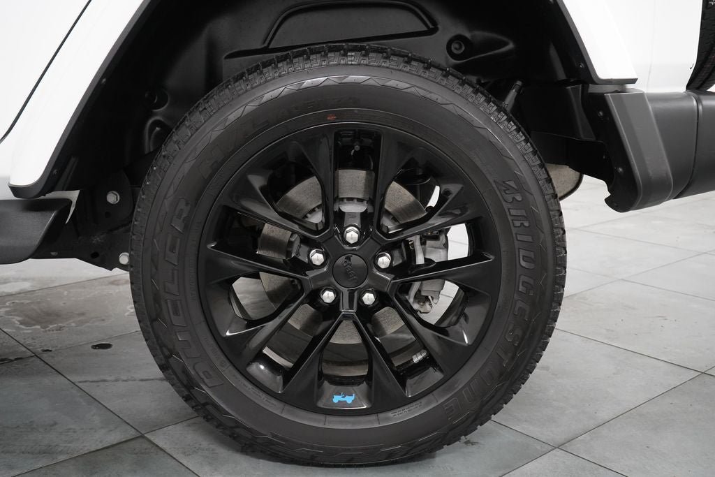 Used 2023 Jeep Wrangler Unlimited Sahara w/ Cold Weather Group AWD/4WD image 31
