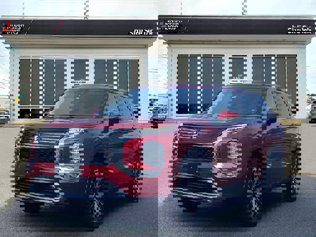 New 2025 Mitsubishi Outlander SE