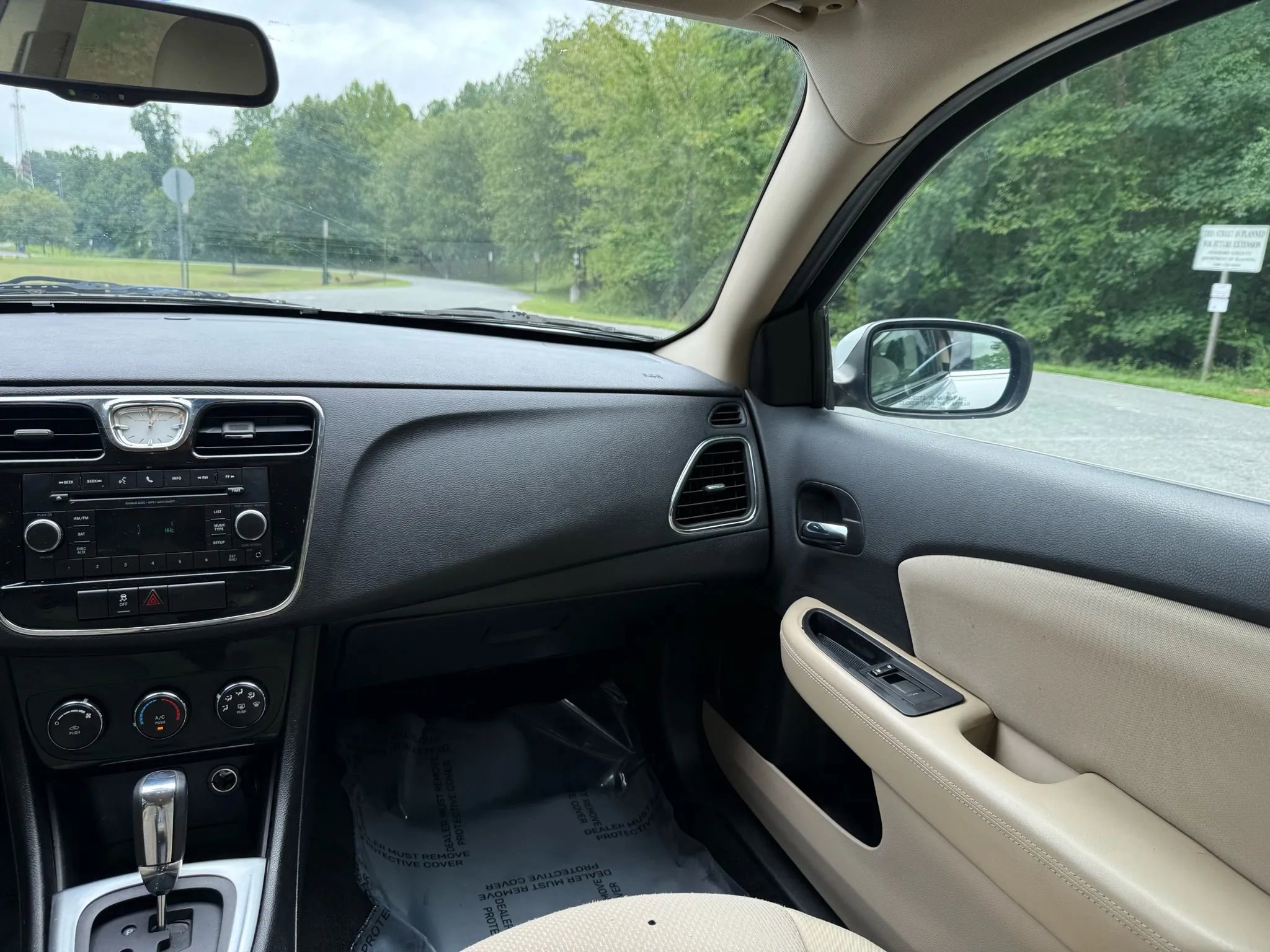 Used 2012 Chrysler 200 LX image 27