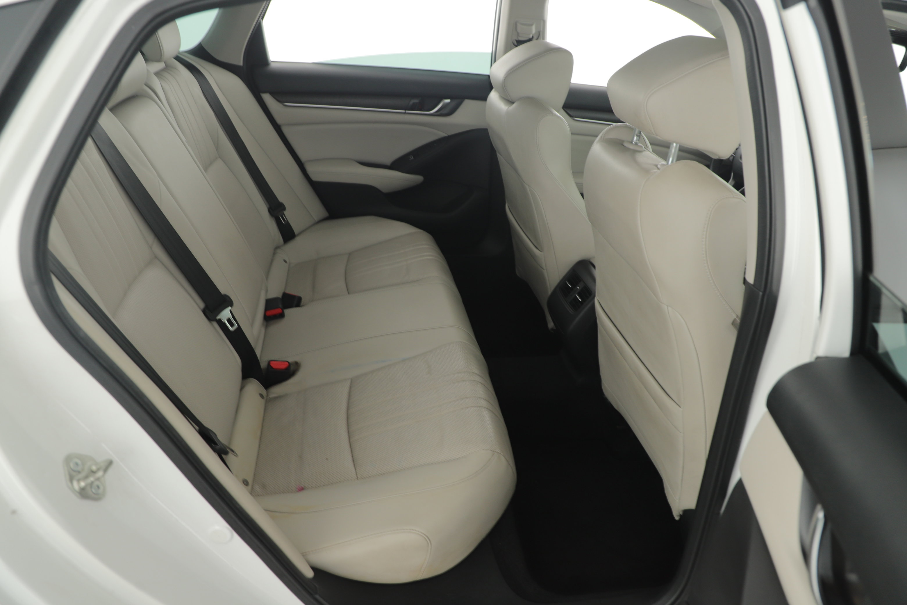 Used 2018 Honda Accord Touring image 23