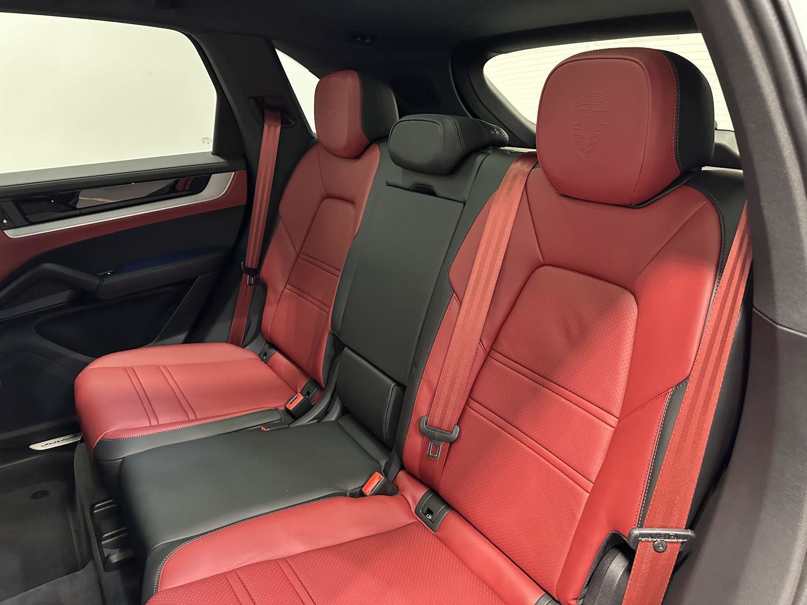 Certified 2026 Porsche Cayenne S AWD/4WD image 37