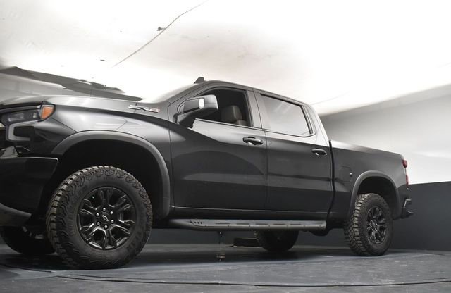 Used 2025 Chevrolet Silverado 1500 ZR2 w/ Technology Package image 38