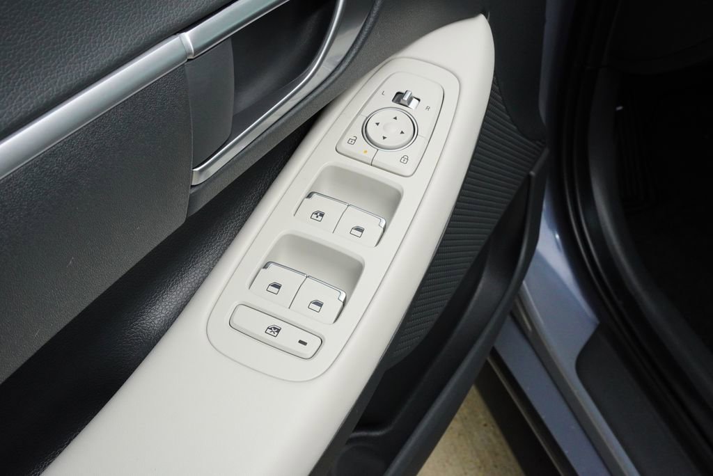 Used 2025 Hyundai Sonata SE image 22