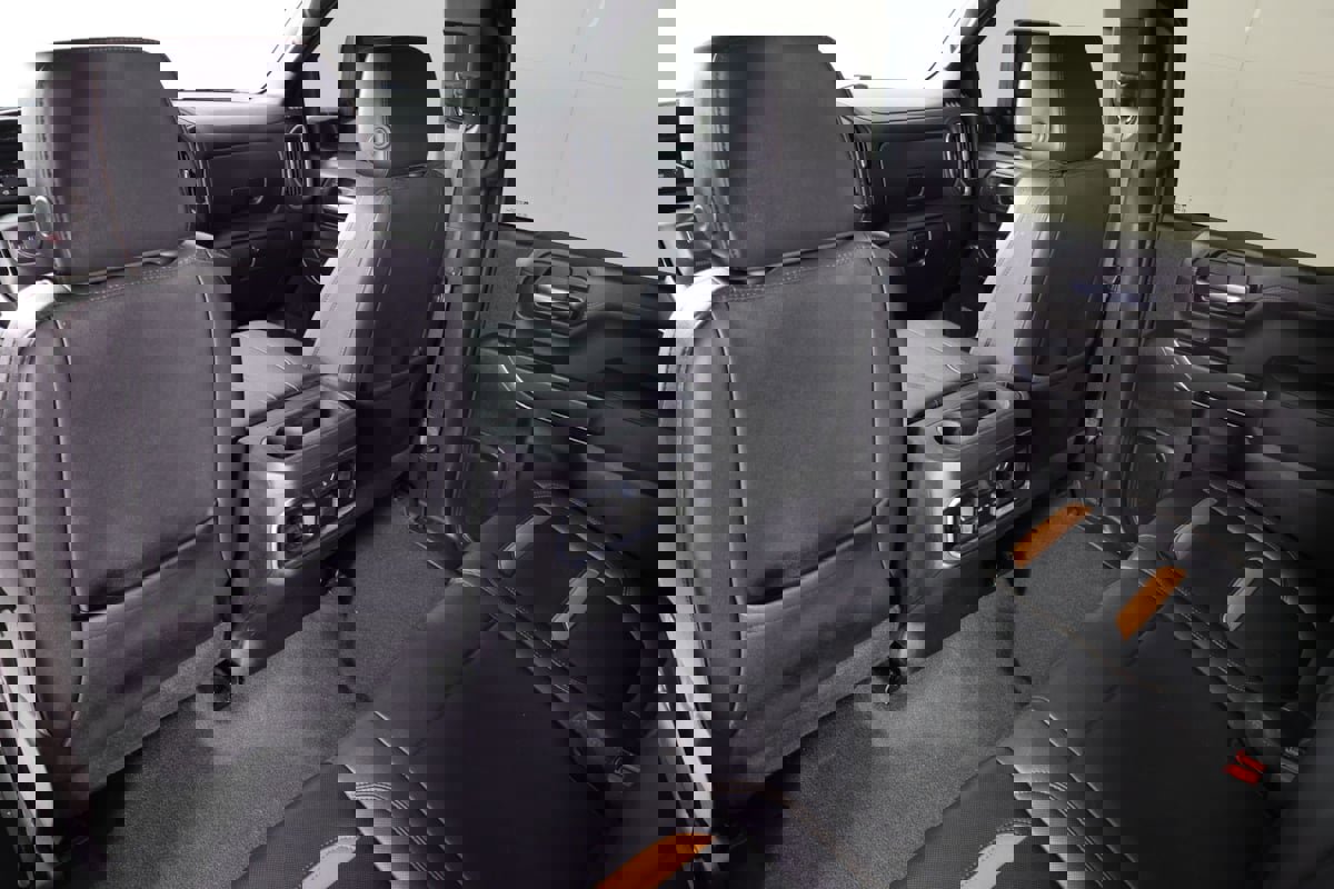 Used 2023 GMC Sierra 2500 AT4 w/ AT4 Preferred Package AWD/4WD image 52