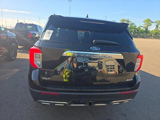 Used 2022 Ford Explorer XLT w/ Equipment Group 202A AWD/4WD image 5