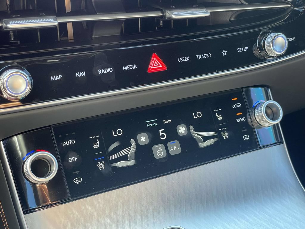 New 2026 Genesis GV70 2.5T Sport Prestige AWD/4WD image 17