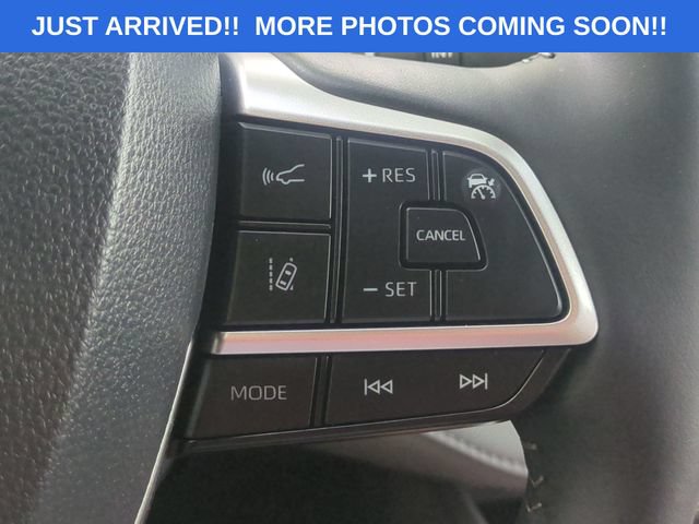 Used 2025 Toyota Highlander Limited FWD image 21