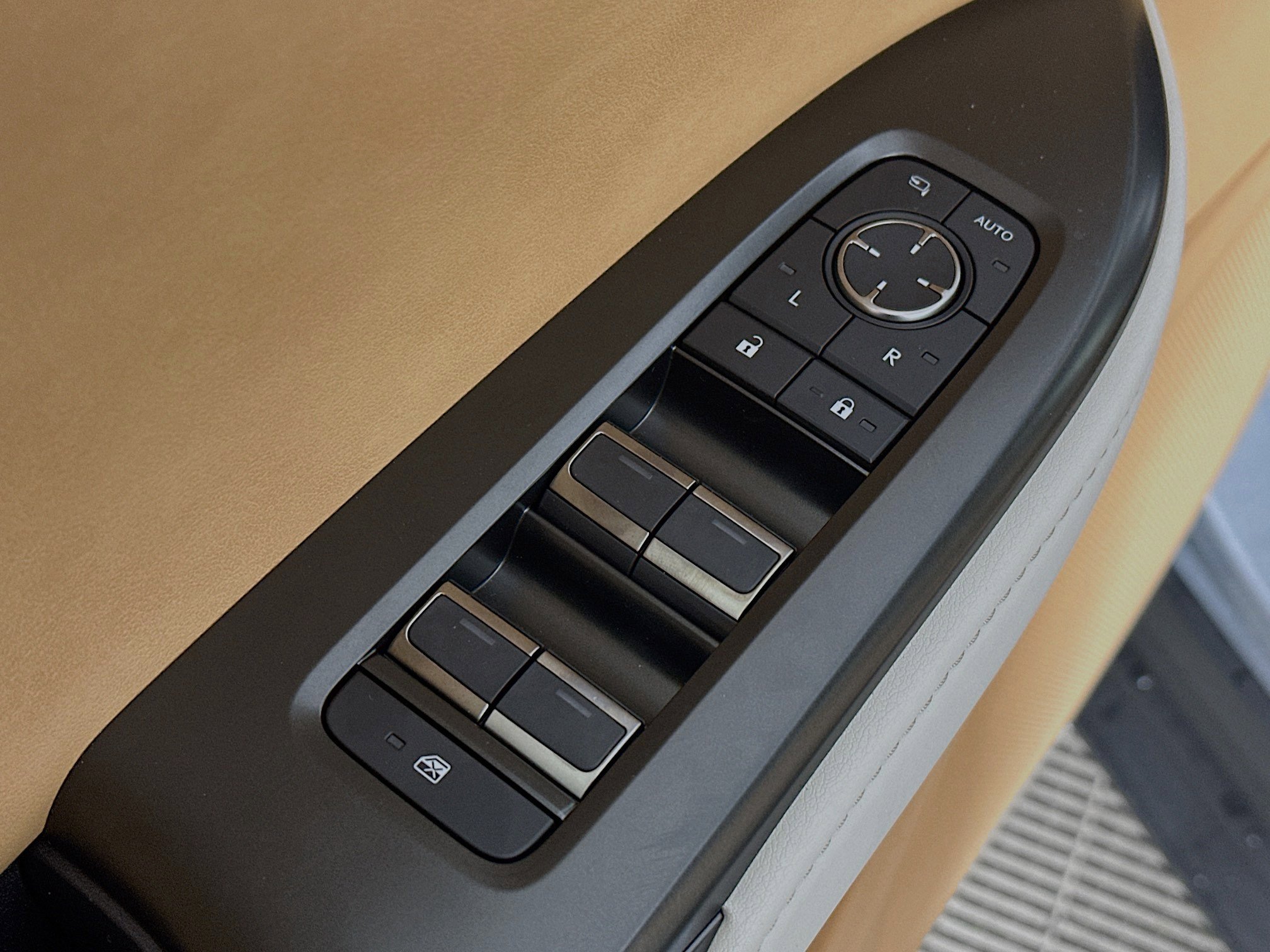 New 2026 Lexus RZ 350e 2WD w/ Technology Package image 17