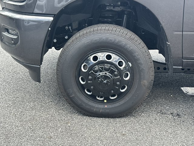 New 2026 RAM 3500 Laramie AWD/4WD image 11