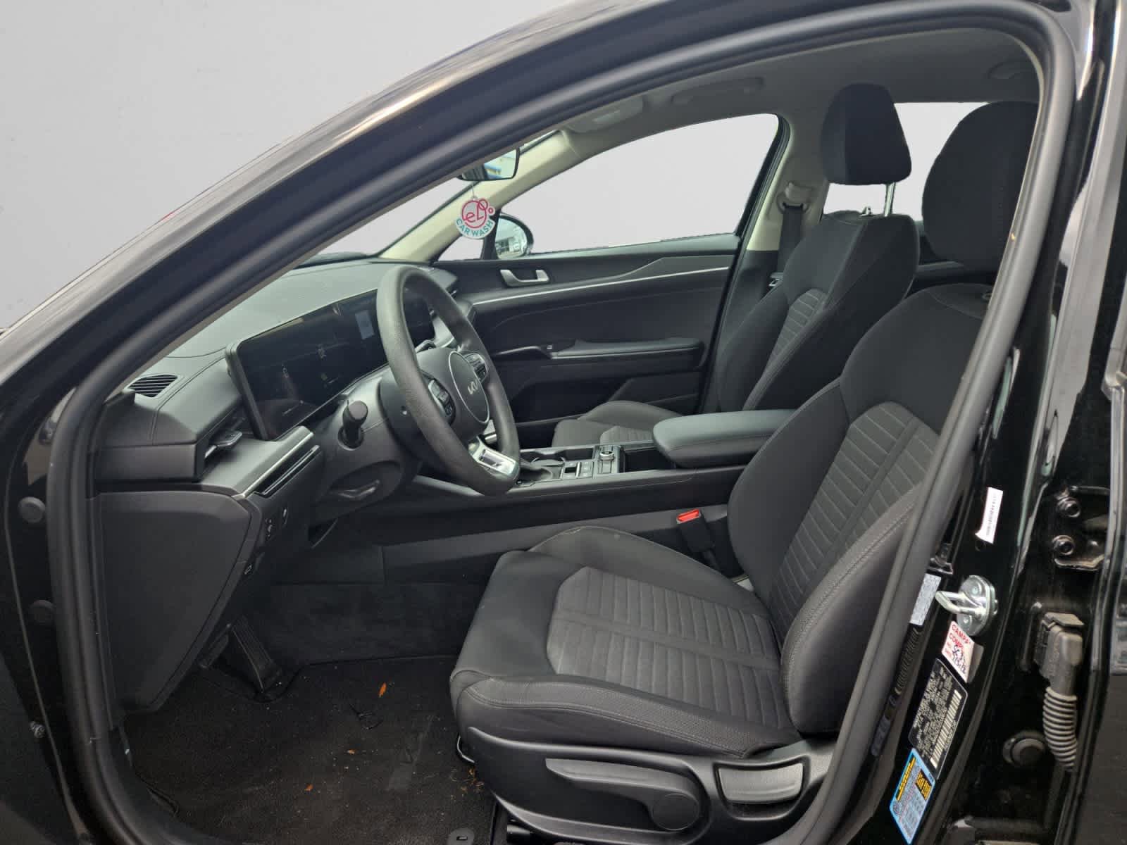 Used 2025 Kia K5 LXS FWD image 9