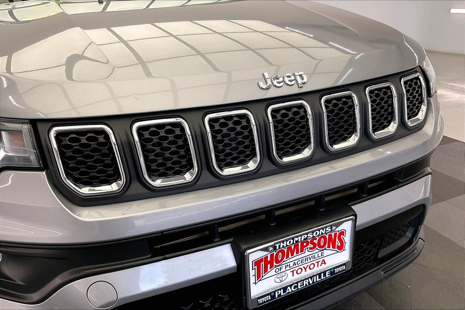 Used 2024 Jeep Compass Latitude AWD/4WD image 31