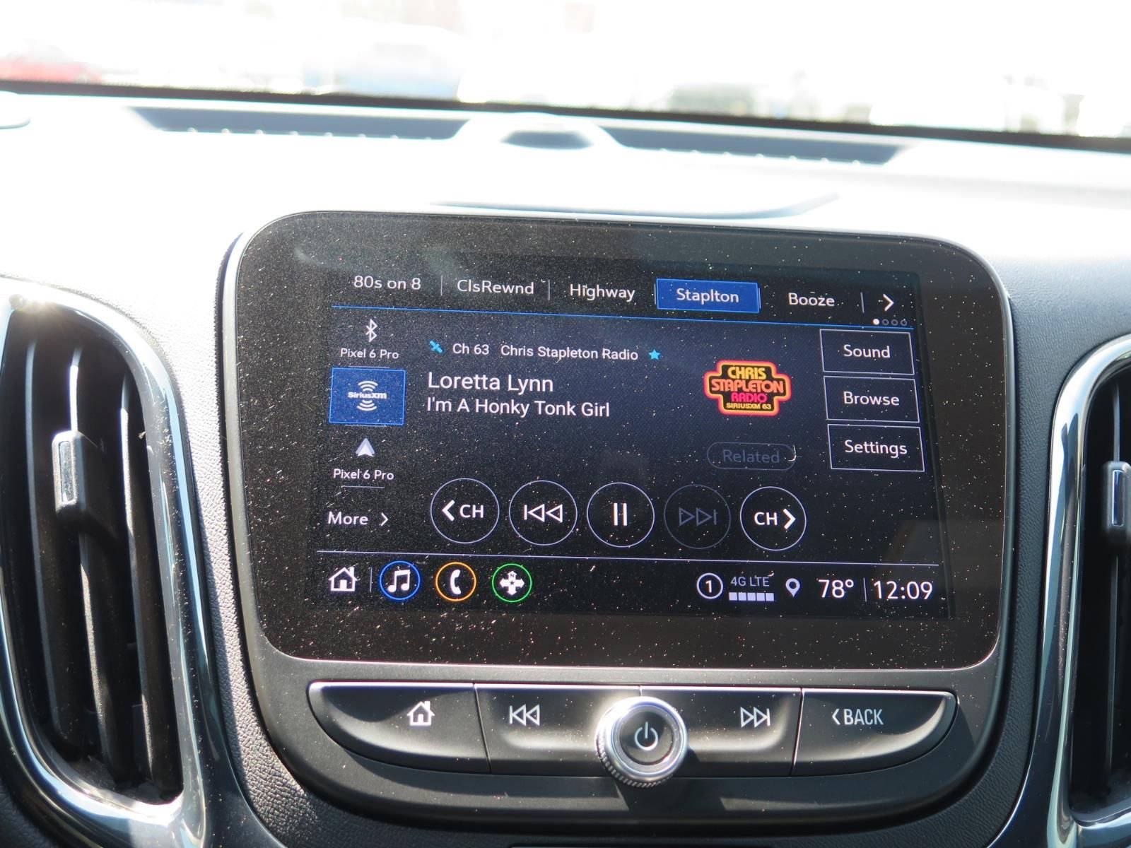 Used 2024 Chevrolet Equinox RS w/ RS Leather Package image 11