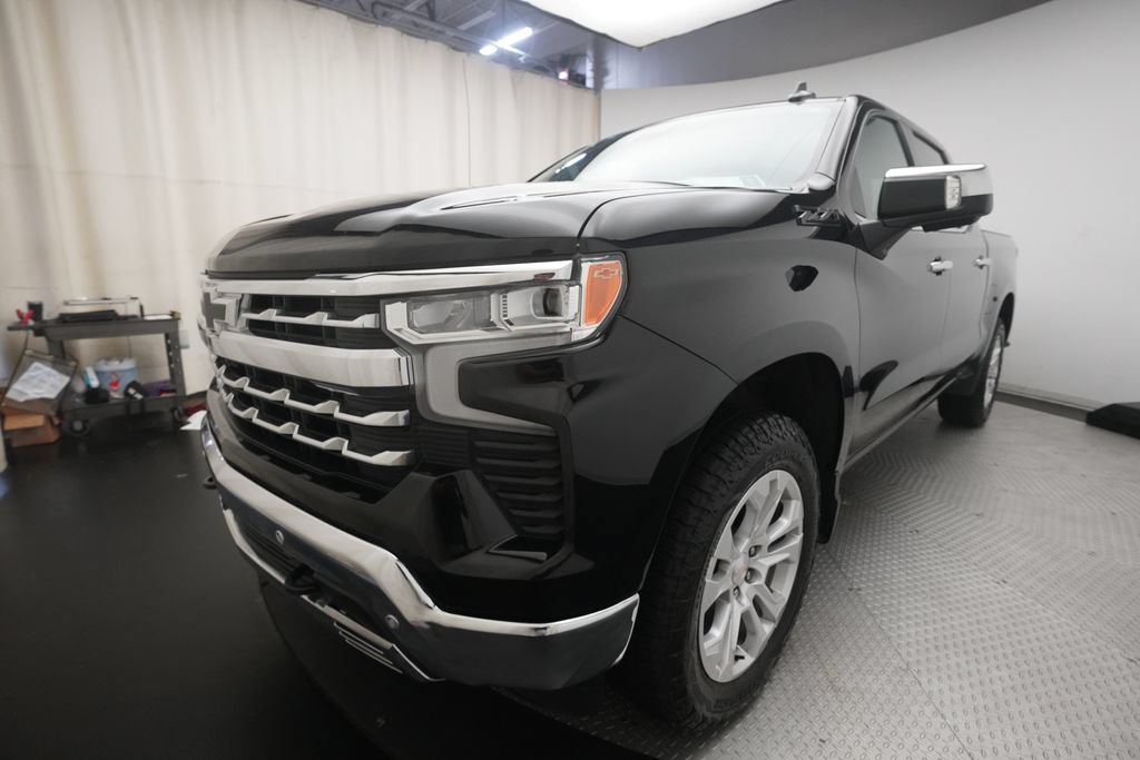 Used 2023 Chevrolet Silverado 1500 LTZ w/ LTZ Premium Package AWD/4WD image 13